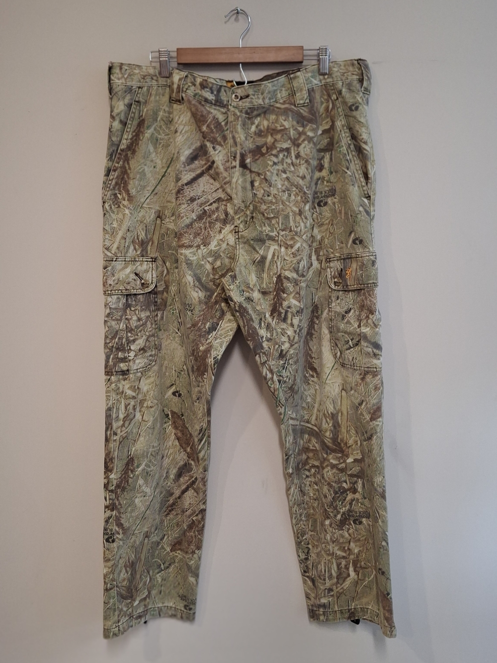 Browning Men's XL Camouflage Cargo Pants  Outdoor Utility Style Camo
